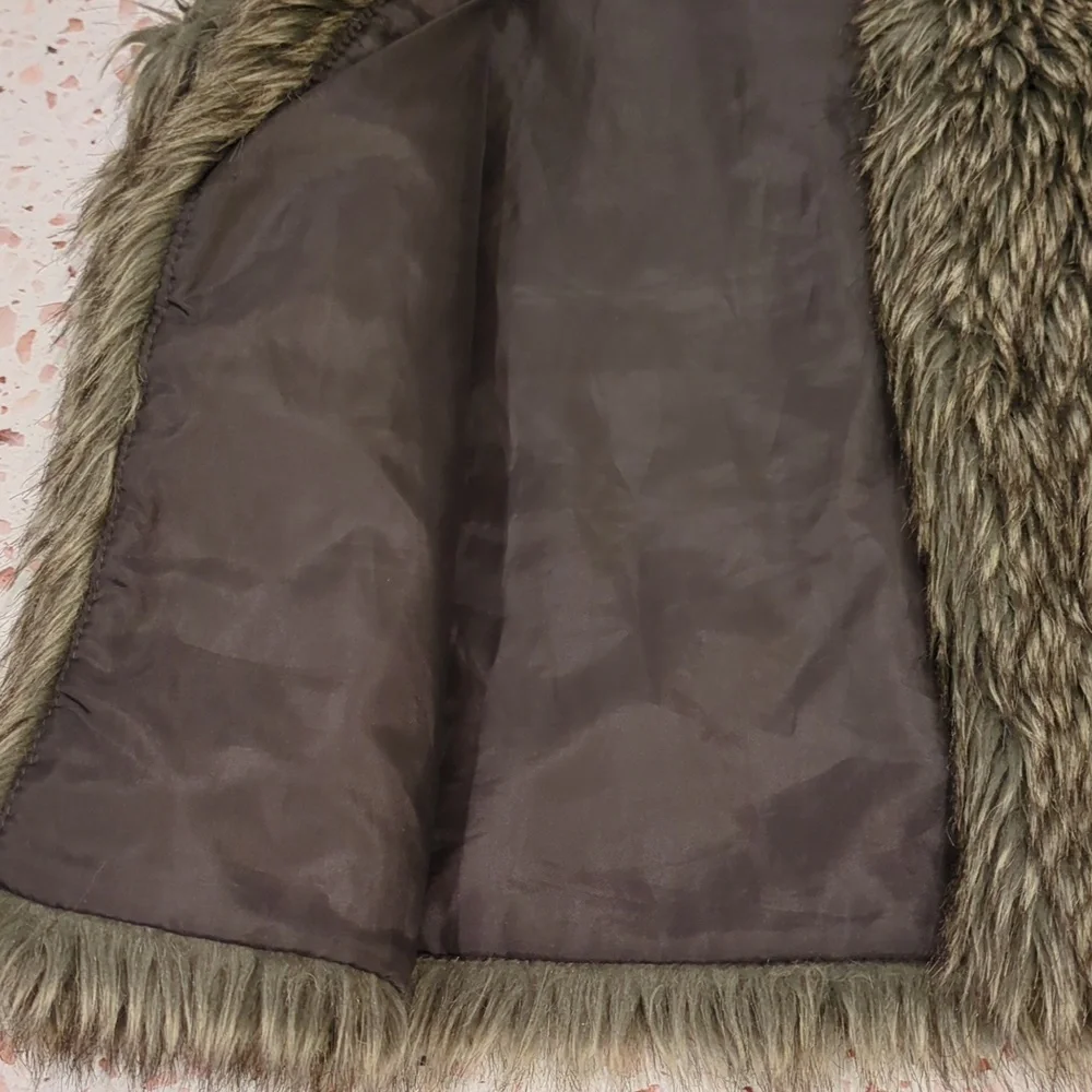 Old Navy | Brown Grey Tan Faux Fur Vest | M (8) Boho Layer Accessory